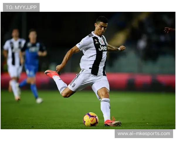 足球球星强健双腿展现力量速度与激情的完美结合